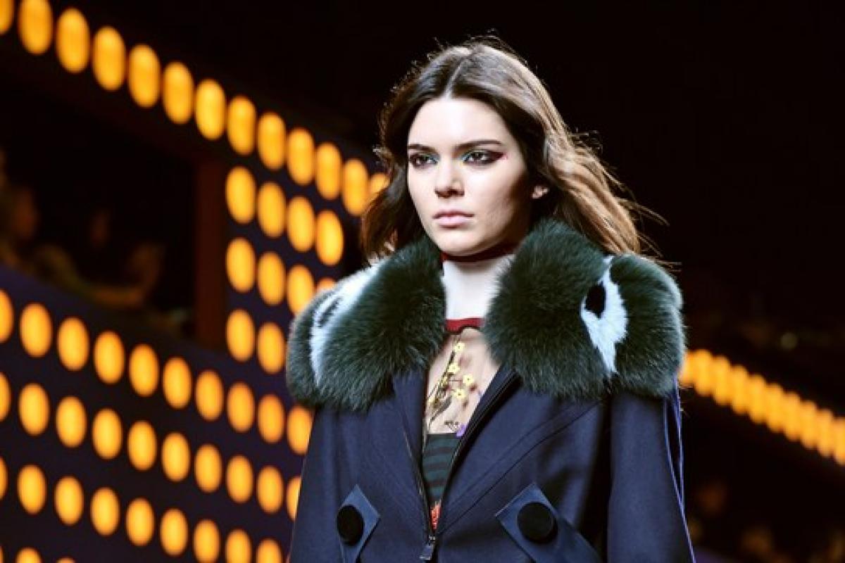 Kendall Jenner escapes car accident